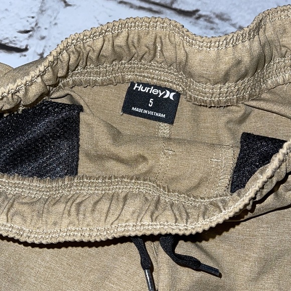 Boys Hurley 100% polyester shorts sz 5 - Picture 3 of 5